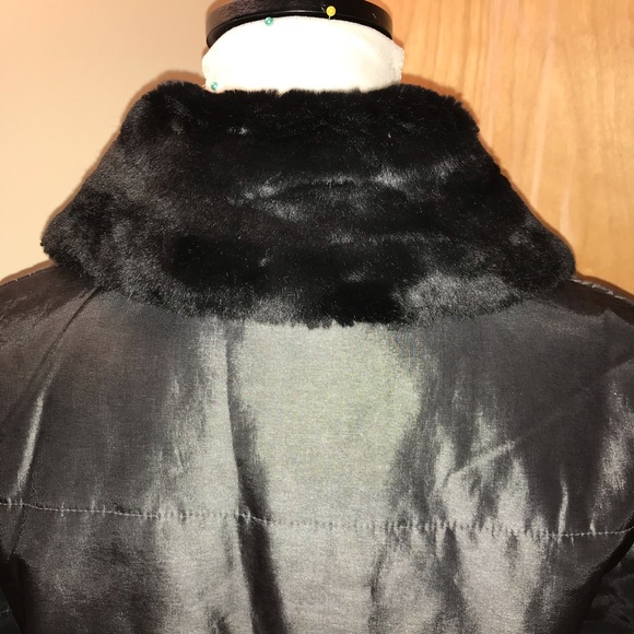 GUESS Womans Coat Jacket w/Fur Collar - Sz Small - Picture 10 of 13